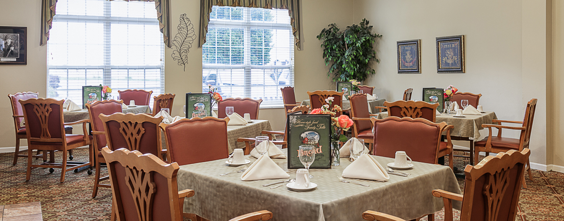 Enjoy restaurant -style meals served three times a day in our dining room at Bickford of Omaha - Hickory
