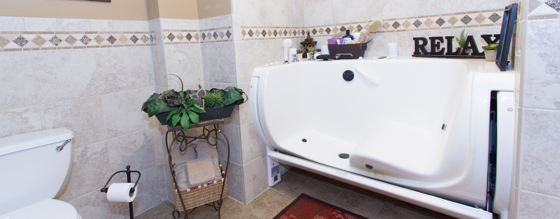 With an easy access design, our whirlpool allows you to enjoy a warm bath safely and comfortably at Bickford of Bourbonnais