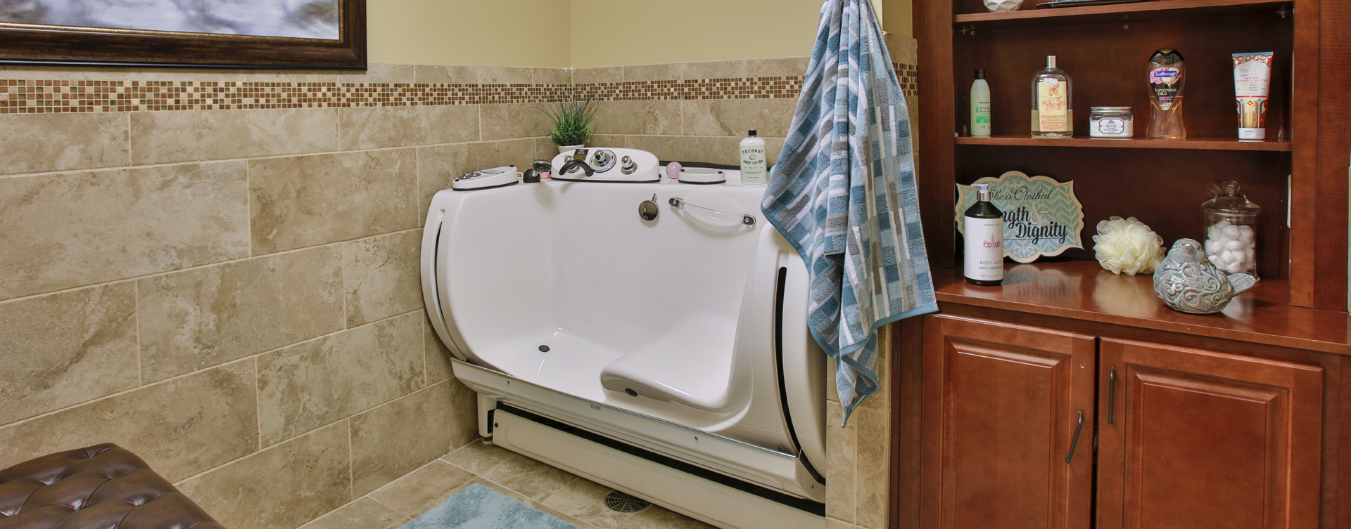 With an easy access design, our whirlpool allows you to enjoy a warm bath safely and comfortably at Bickford of Bloomington