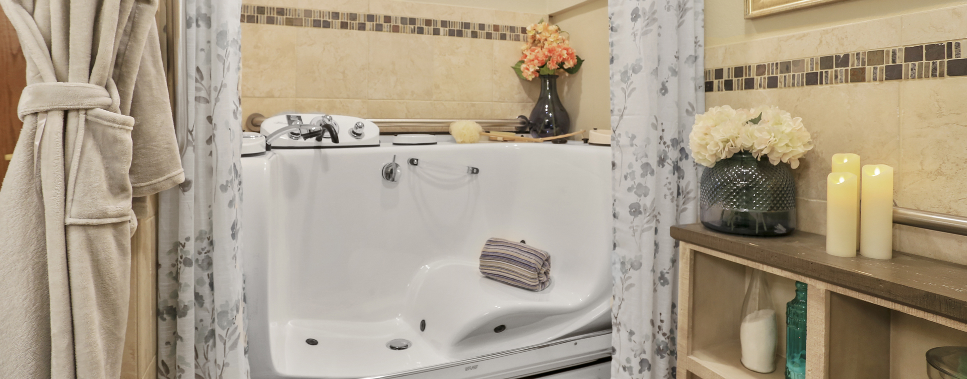 With an easy access design, our whirlpool allows you to enjoy a warm bath safely and comfortably at Bickford of Champaign