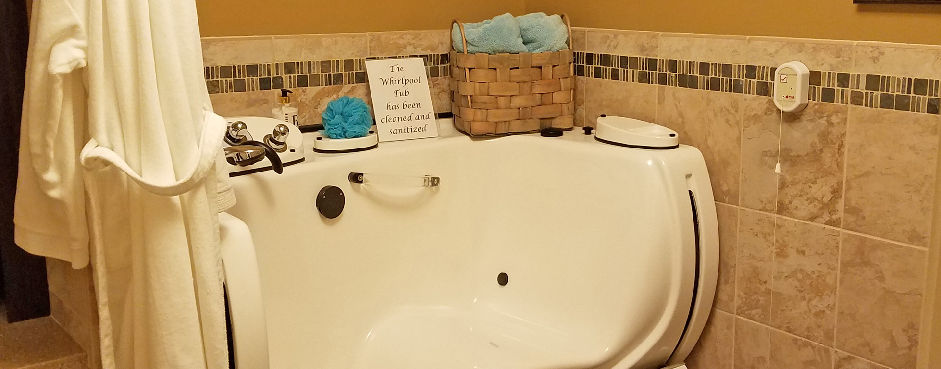 Hydrotherapy eases achy joints in our whirlpool at Bickford of Crown Point