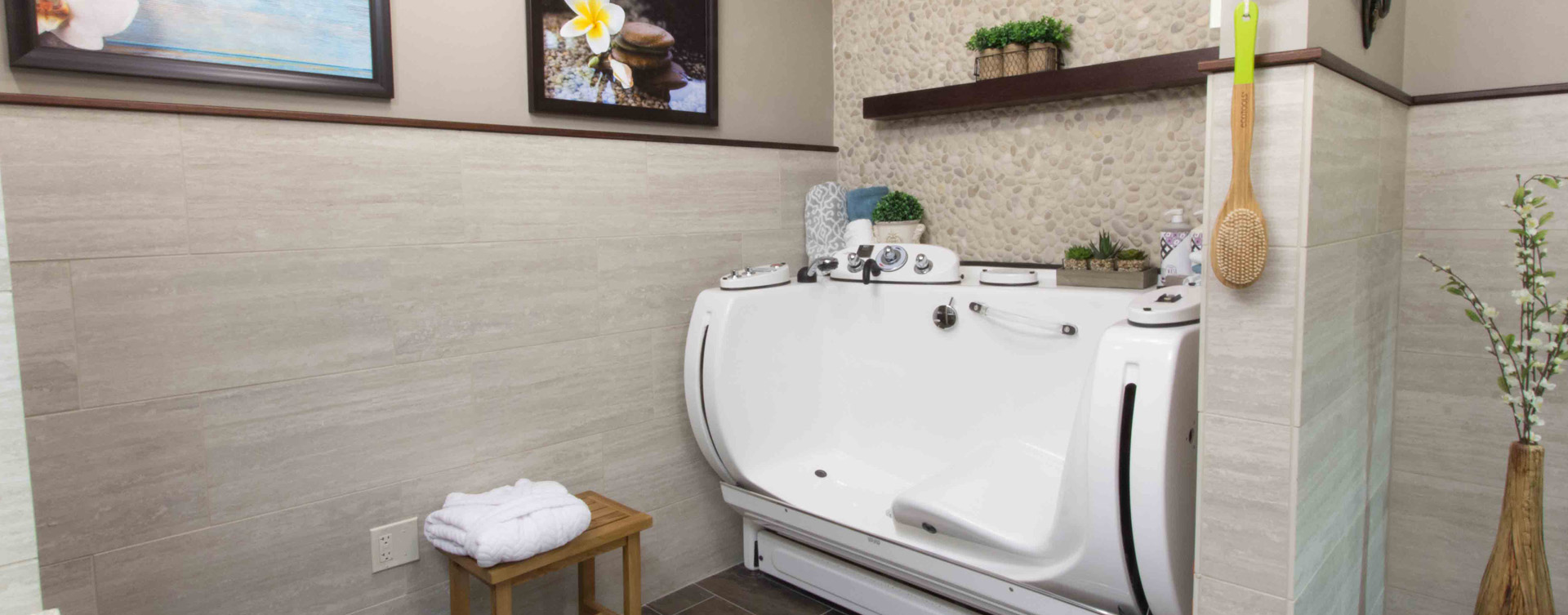 With an easy access design, our whirlpool allows you to enjoy a warm bath safely and comfortably at Bickford of Gurnee