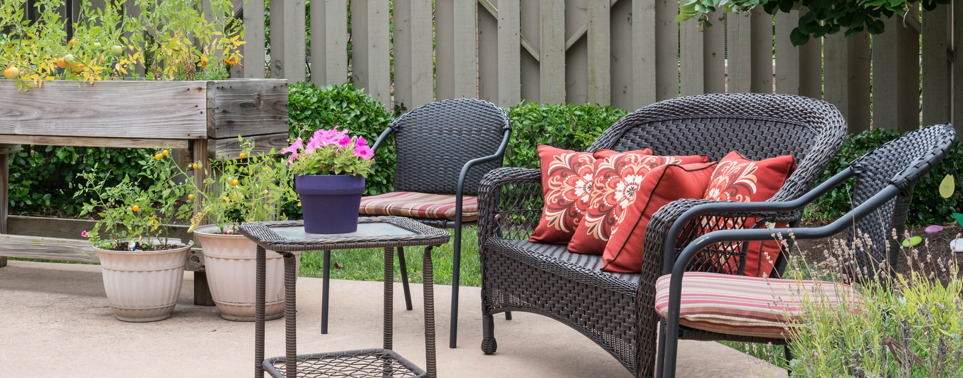 Feel like you’re on your own back porch in our courtyard at Bickford of Lancaster