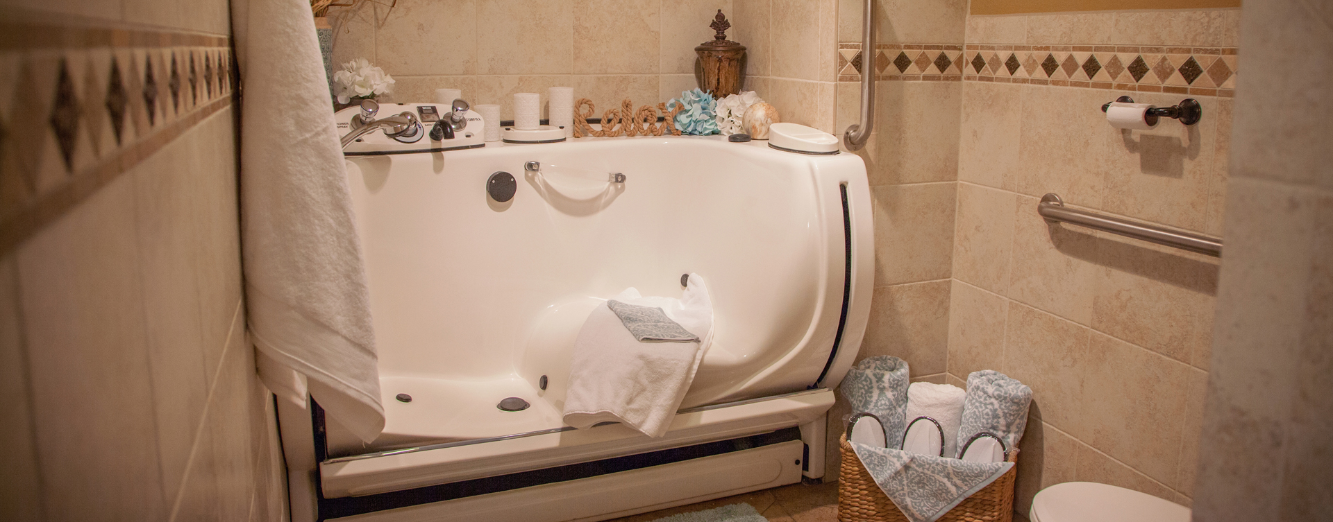 With an easy access design, our whirlpool allows you to enjoy a warm bath safely and comfortably at Bickford of Marion