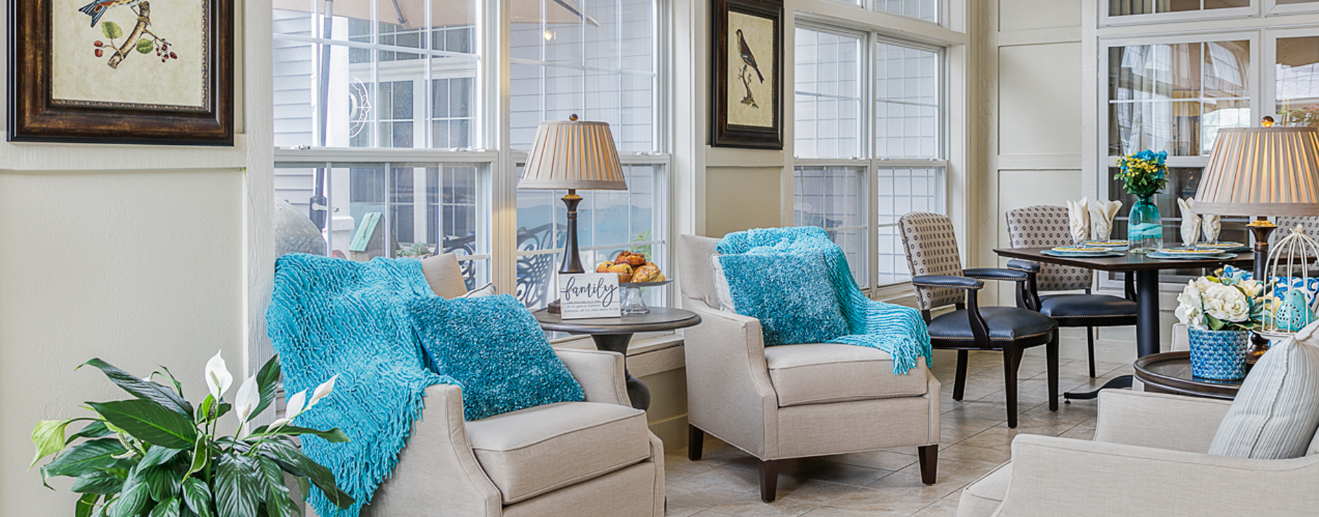 Enjoy the view of the outdoors from the sunroom at Bickford of Omaha - Blondo