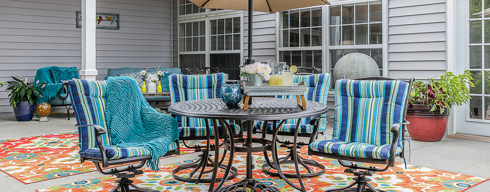 Feel like you’re on your own back porch in our courtyard at Bickford of Omaha - Blondo