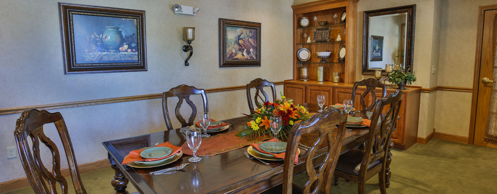 Have fun with themed and holiday meals in the private dining room at Bickford of Peoria