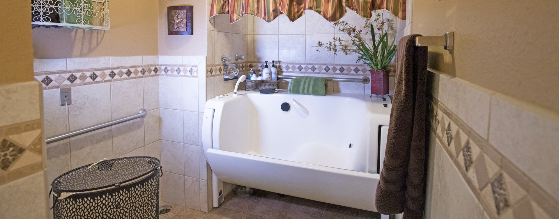 With an easy access design, our whirlpool allows you to enjoy a warm bath safely and comfortably at Bickford of Quincy