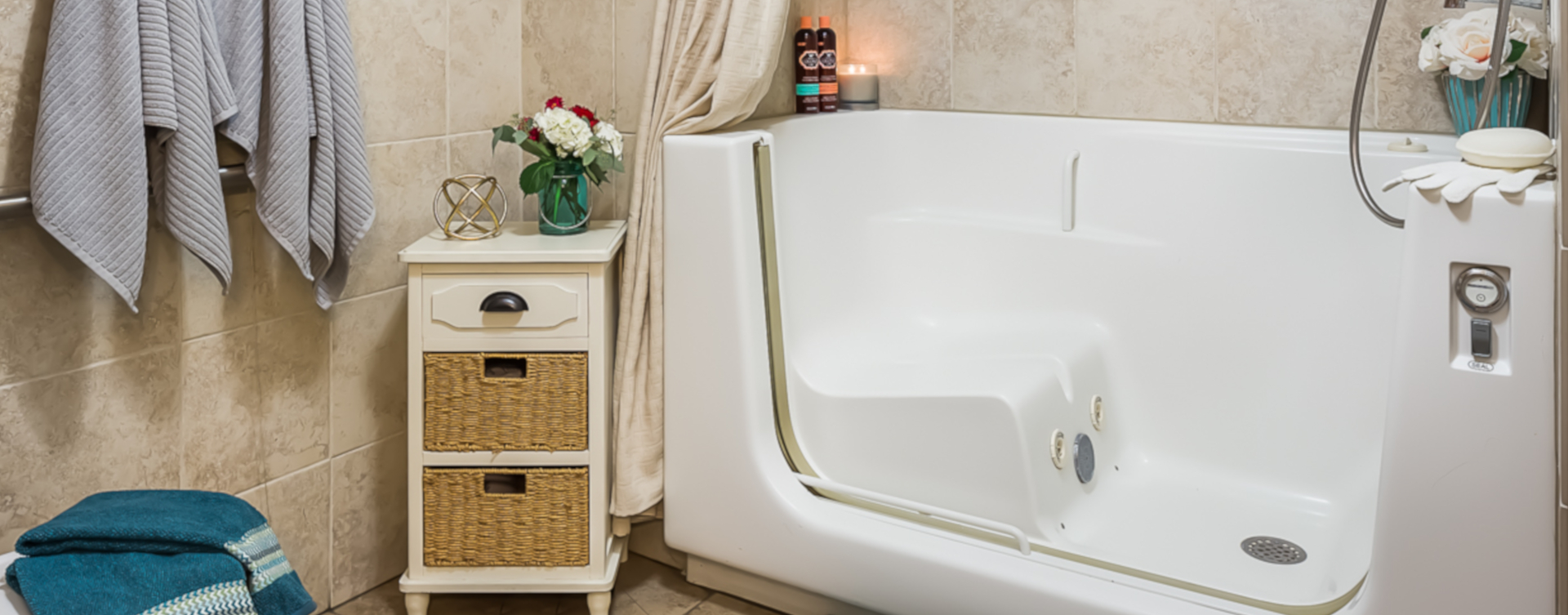 With an easy access design, our whirlpool allows you to enjoy a warm bath safely and comfortably at Bickford of Urbandale