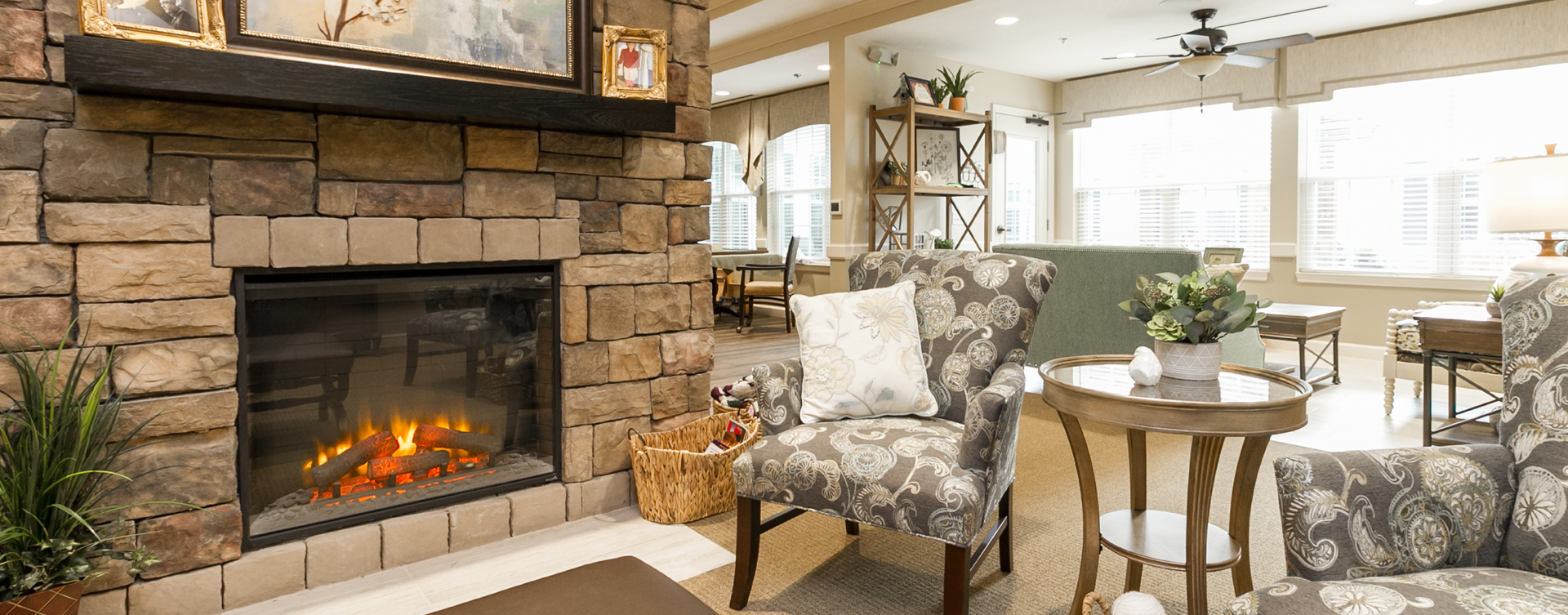 Residents can enjoy furniture covered in cozy fabrics in the Mary B’s living room at Bickford of Virginia Beach