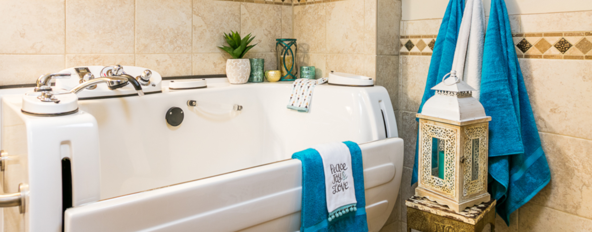 With an easy access design, our whirlpool allows you to enjoy a warm bath safely and comfortably at Bickford of West Des Moines