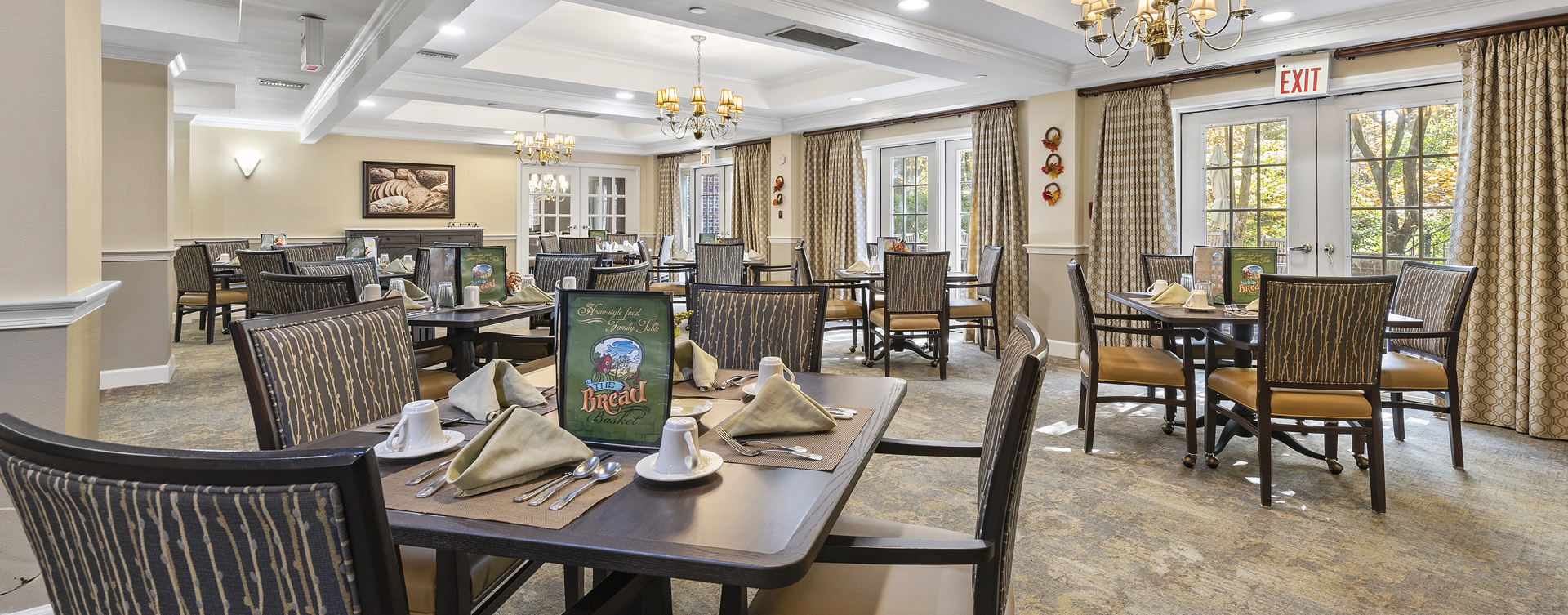 Enjoy restaurant -style meals served three times a day in our dining room at Bickford of Worthington